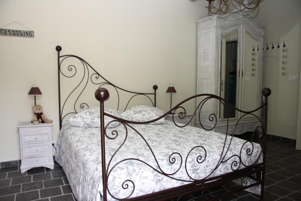 La Bastide De Fontaille Bed & Breakfast Saint-Felicien Room photo