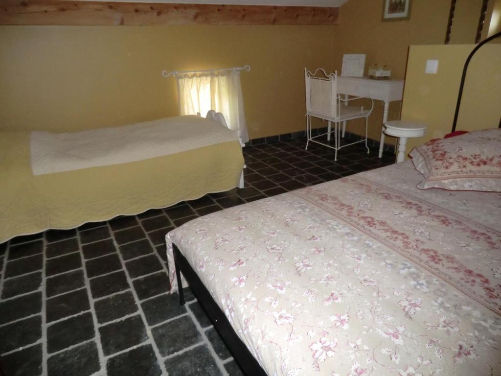 La Bastide De Fontaille Bed & Breakfast Saint-Felicien Room photo