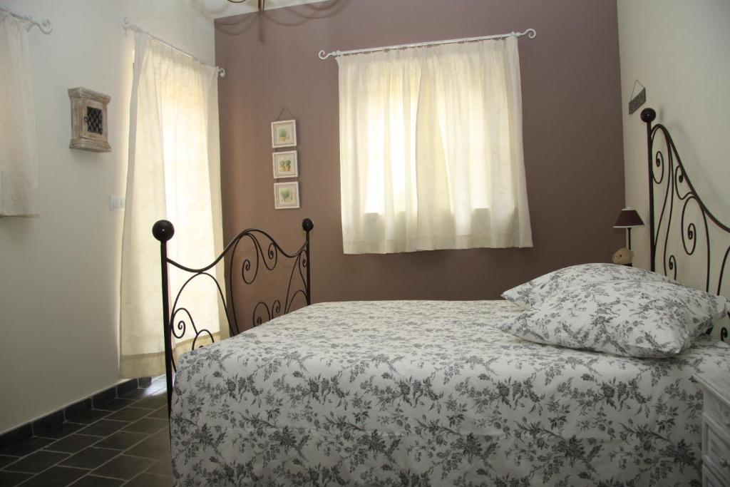 La Bastide De Fontaille Bed & Breakfast Saint-Felicien Room photo